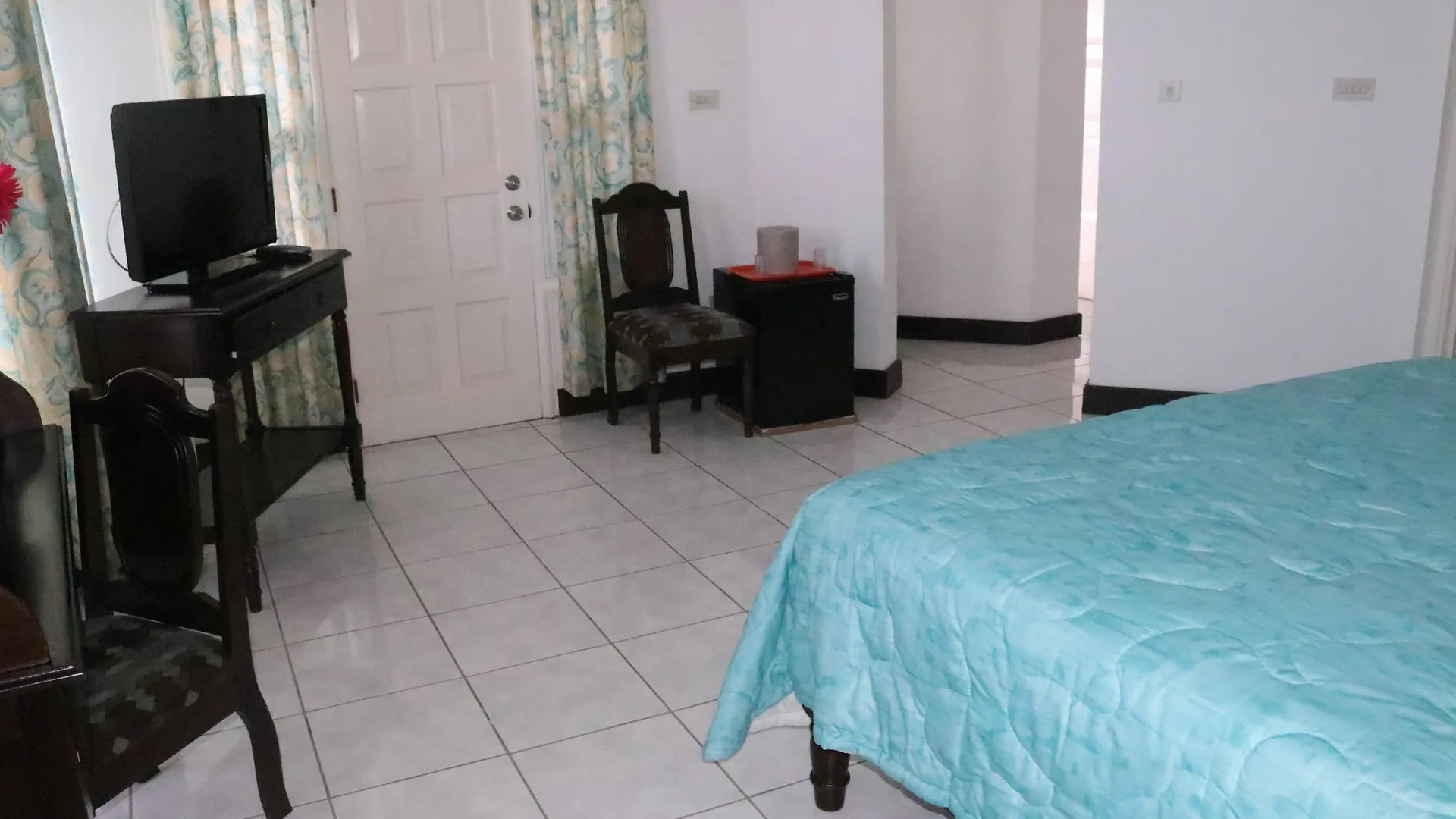 Pink Rock Bed & Breakfast Ocho Rios