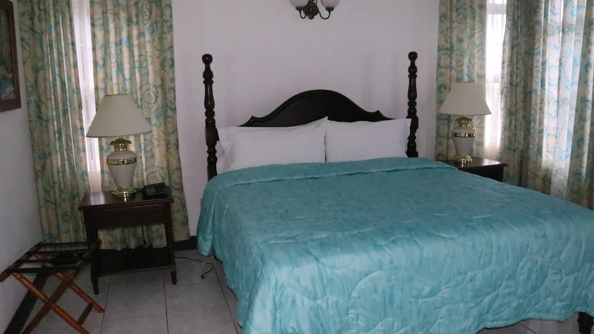 Pink Rock Bed & Breakfast Ocho Rios Villa