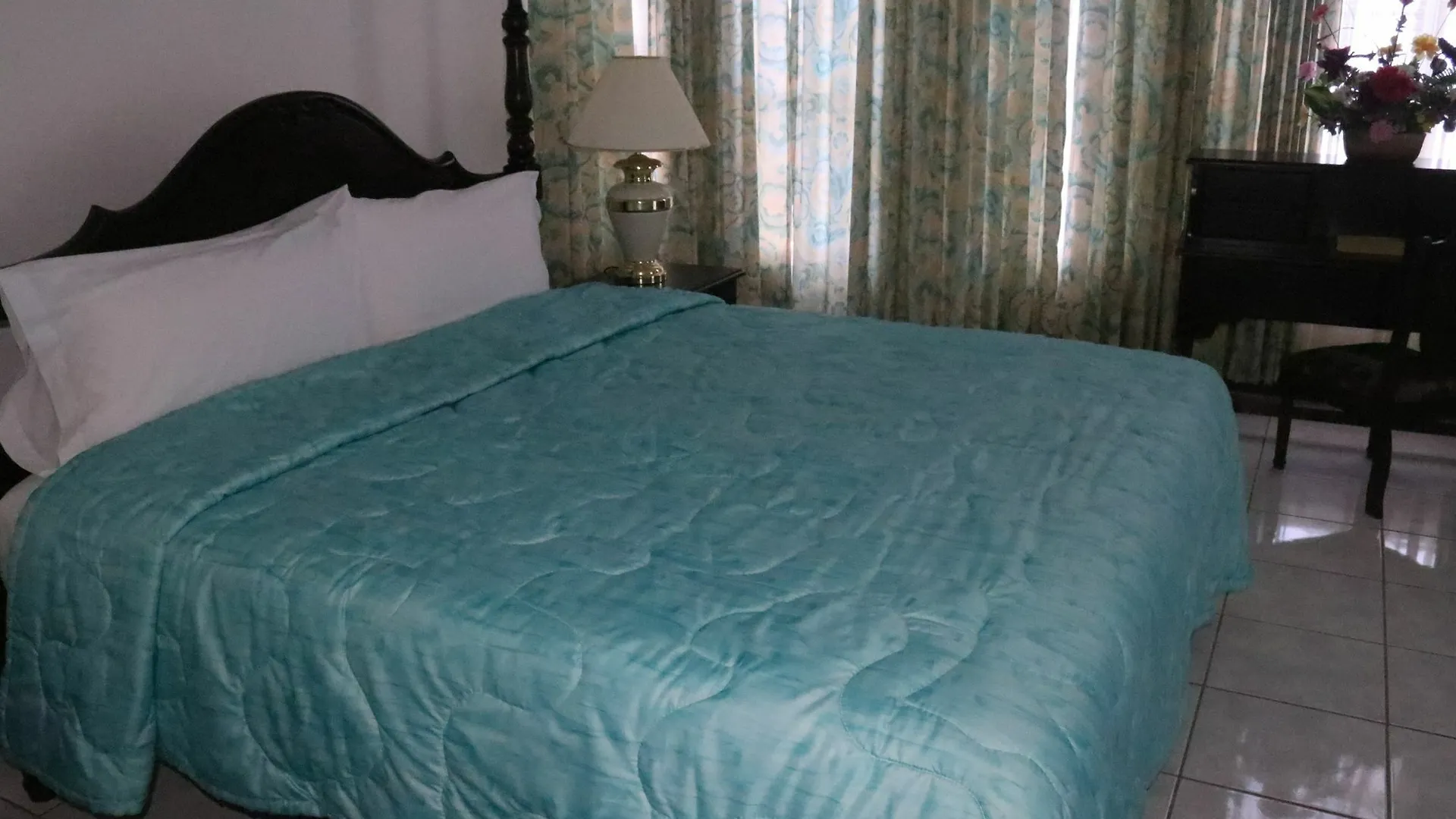 Pink Rock Bed & Breakfast Ocho Rios